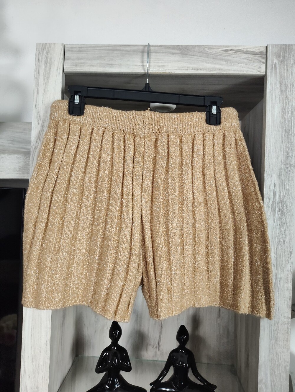 Free the Roses Pleated High-Waist Shorts - Gold SZ M New With Tags